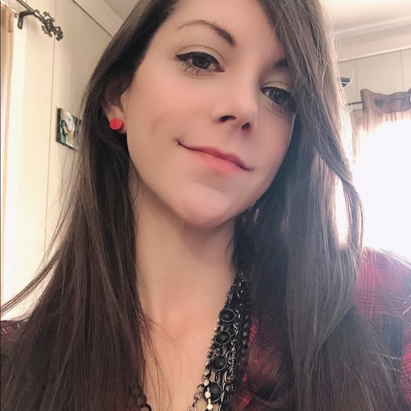 Meet your Posher, Marissa - Picture 2 of 2